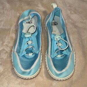 Athletic Works water shoes size 6